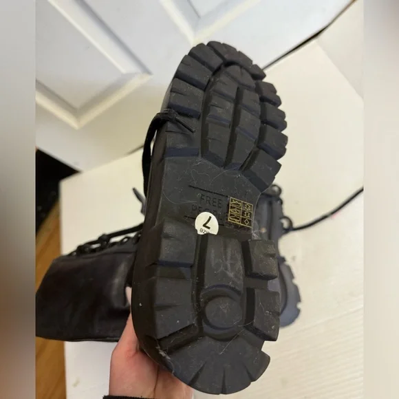 Free People Jones Lug Sole Combat Boot Size 7 Leather BlacK NEW - Picture 14 of 15